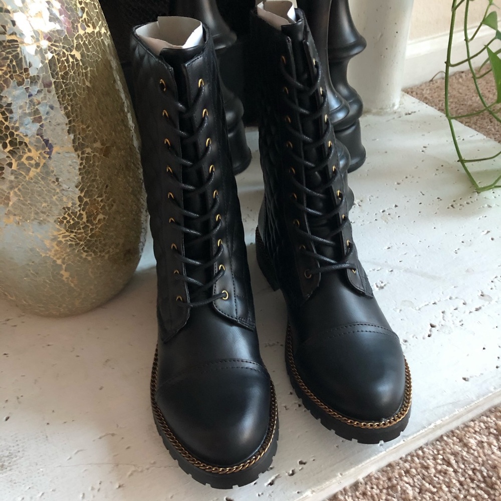 Combat boots